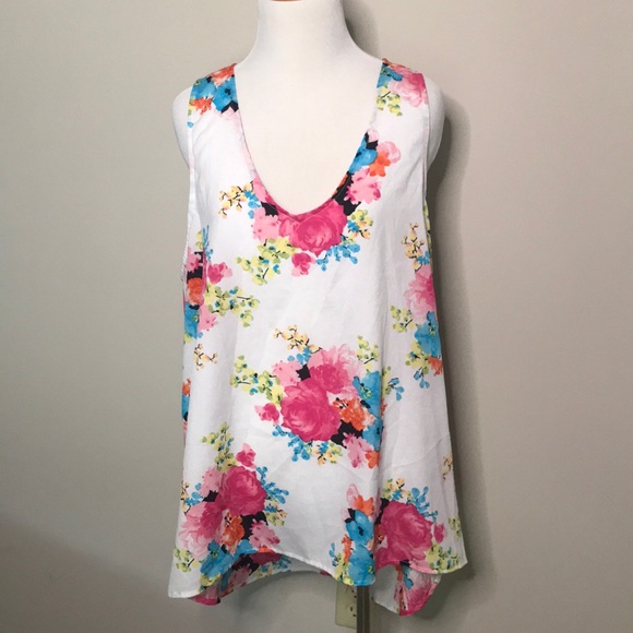 Bisou Bisou Tops - Floral Bisou Bisou Tank with cute back cut out
